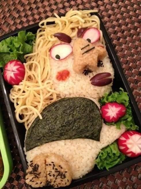 Nhiều người lại cho rằng có lẽ cô gái chỉ nói đùa là học nấu ăn mà thôi. Chứ bỏ tiền triệu ra để làm được thành quả thế này thì không thể chấp nhận nổi.