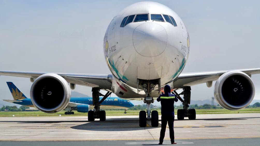 Bộ trưởng GTVT: Khắc phục ngay việc xếp hàng chờ bay, bay vòng chờ đáp Bo truong GTVT: Khac phuc ngay viec xep hang cho bay, bay vong cho dap