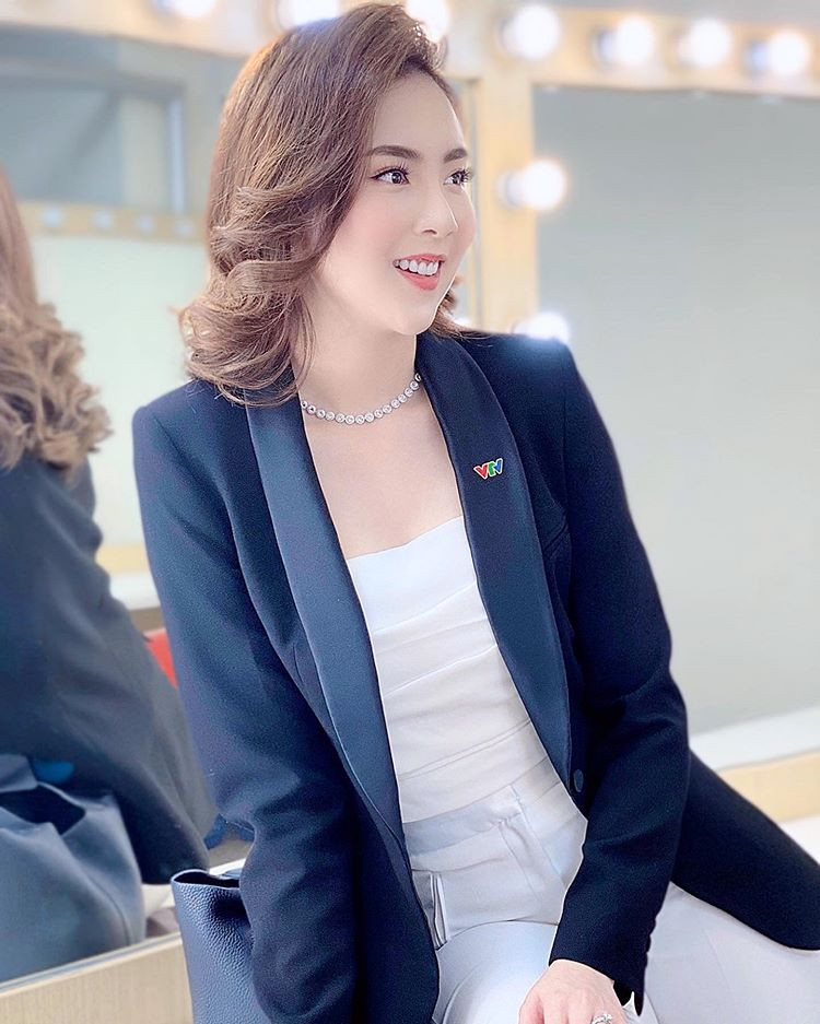 Phía dưới bài viết của Mai Ngọc, rất nhiều người đã bày tỏ sự thích thú khi được nhìn thấy hai cô gái xinh đẹp cùng nhau thả dáng. Mai Ngọc thậm chí còn được nhận xét là "mi nhon" hơn hẳn so với Ngọc Hân.