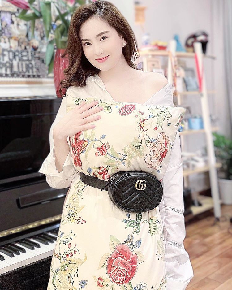 Cô nàng cũng cho biết về các bước dưỡng da của mình cùng với chế độ ăn uống, tập luyện vô cùng khắt khe, bài bản thì mới có được thành quả tuyệt vời như vậy.