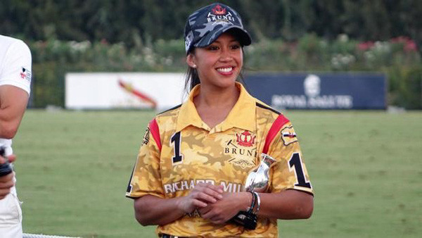 Mặc dù đã khá lớn tuổi nhưng Azemah Nimatul Bolkiah vẫn còn độc thân và chưa hề muốn kết hôn. Cô là một trong những công chúa tài sắc vẹn toàn của Brunei.