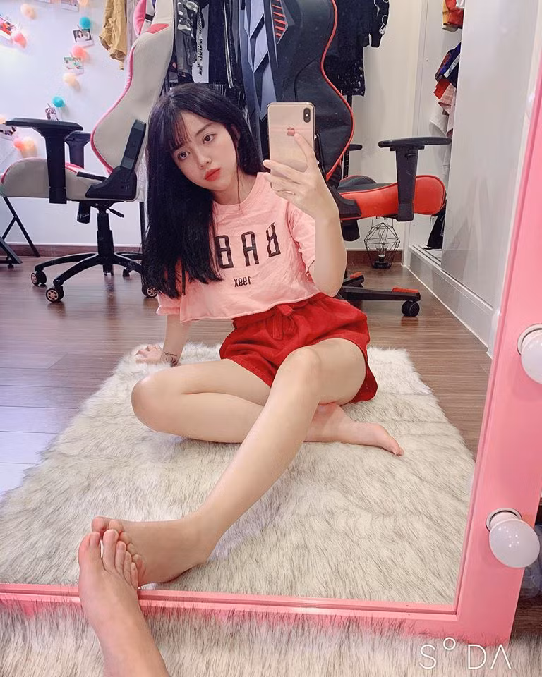 Không chỉ sở hữu thú cưng đắt giá, quán cà phê riêng, Linh Ngọc Đàm đã sớm sắm nhà được cho bố mẹ.