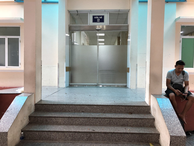 Tài xế GrabBike bị đâm trọng thương: Xót xa cuộc gọi cho vợ trước khi gục ngã Tai xe GrabBike bi dam trong thuong: Xot xa cuoc goi cho vo truoc khi guc nga