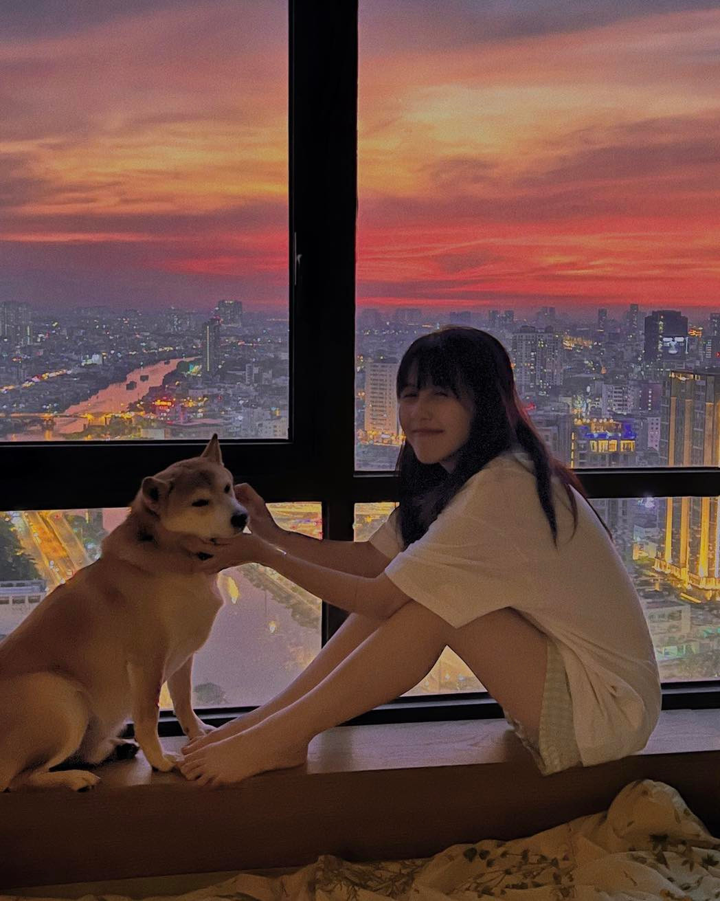 Những hình ảnh Hậu Hoàng gần đây với rất nhiều phong cách khác nhau khiến fan của cô nàng rất ngạc nhiên.