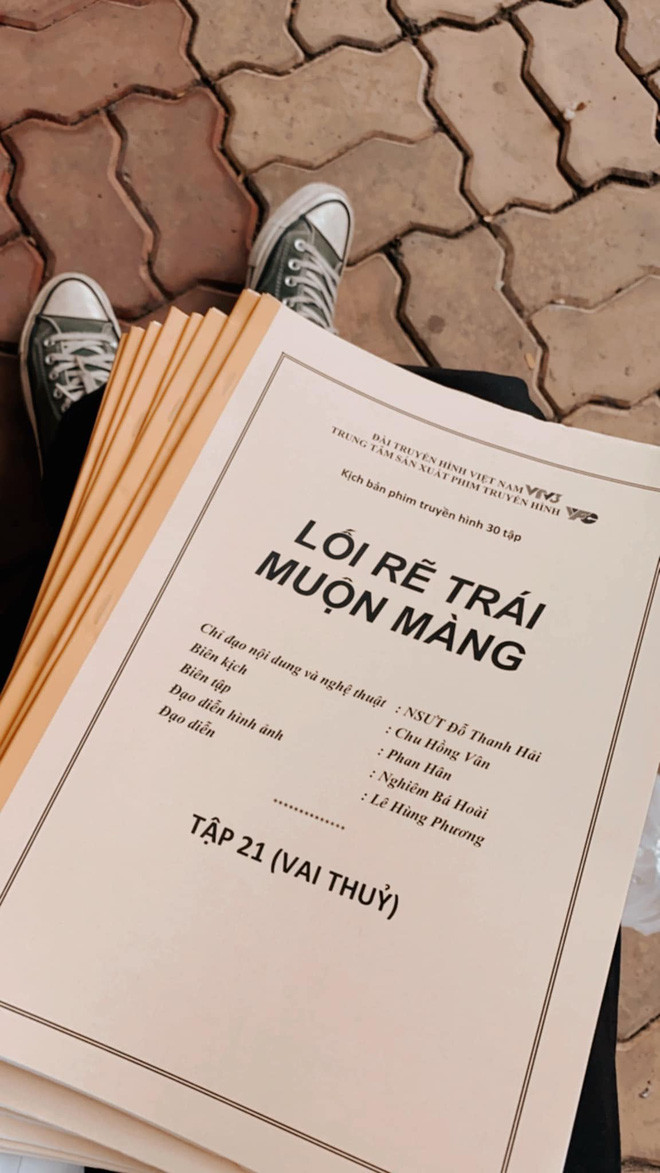 Trước cơ hội lớn này, hot girl Trần Thanh Tâm không giấu nổi sự vui sướng, bày tỏ hy vọng khán giả sẽ chờ đón bộ phim này trên VTV để nhận được điều bất ngờ từ vai diễn của cô.