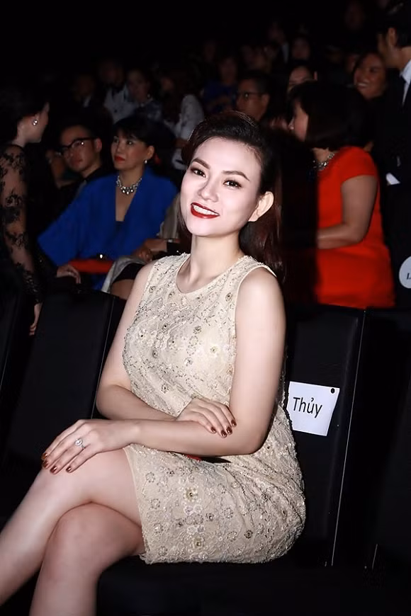 Một trong những động lực khiến cặp đôi thêm quyết tâm gắn bó trọn đời bằng một đám cưới là đứa bé trong bụng Thu Thủy.