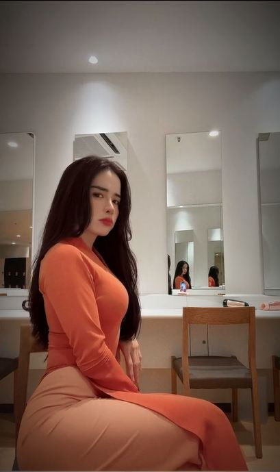 Cô giáo này cũng thường đăng tải những video bắt trend theo nhạc.