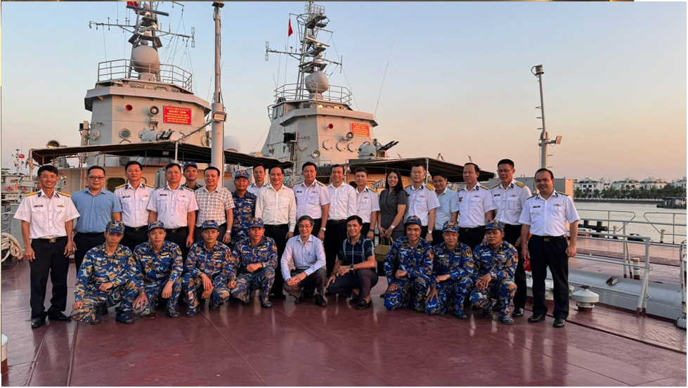 Lien hiep Hoi Viet Nam tham, lam viec tai Bo Tu lenh Hai quan-Hinh-2