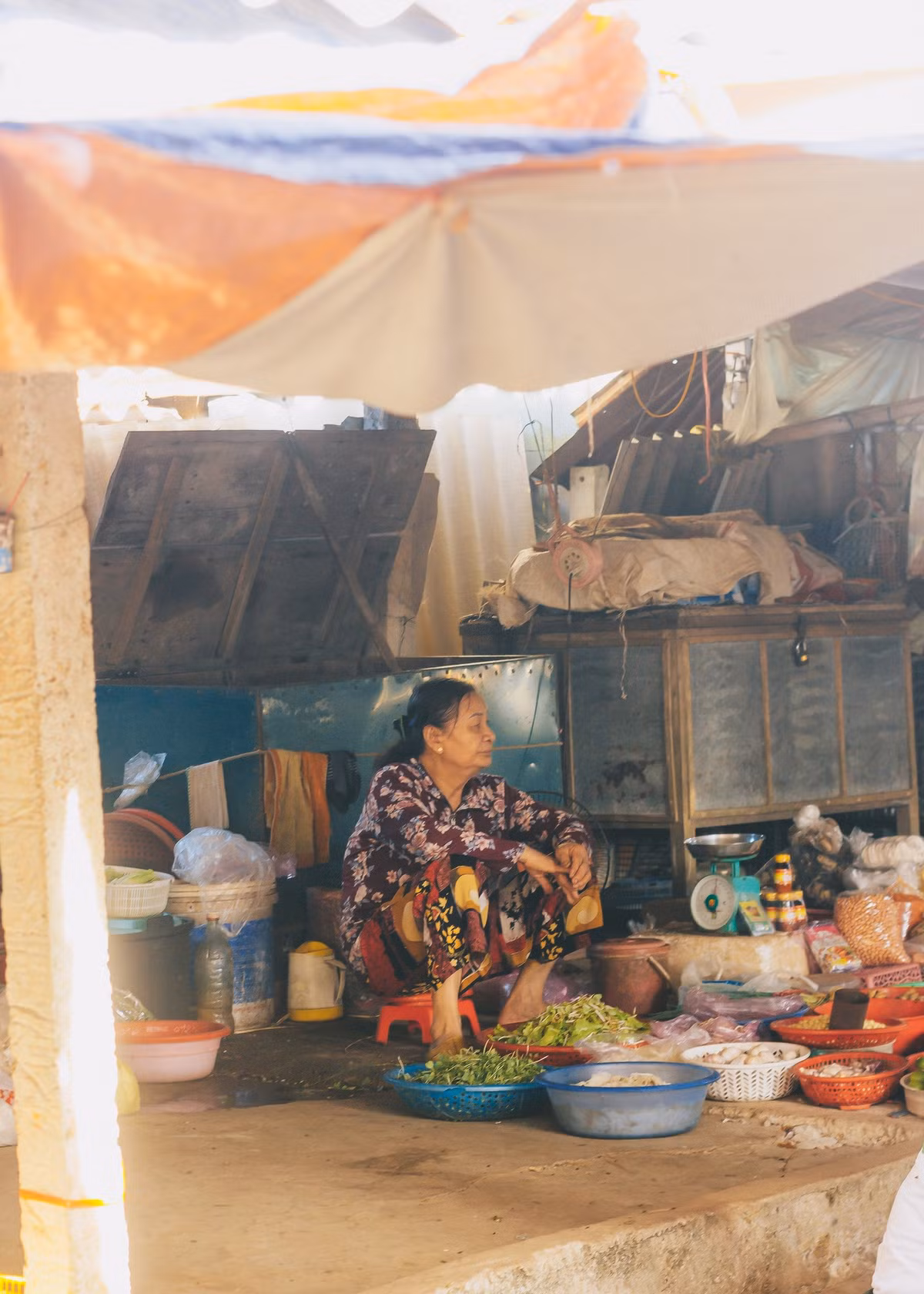 Nhiều người đã bày tỏ cảm xúc về loạt ảnh này: "Thấy chợ, nhớ quê", "hình ảnh làm người con xa quê như mình ấm lòng quá, ở thành phố có đủ đầy nhưng vẫn không bao giờ quên được khoảnh khắc chờ được mẹ đi chợ về mua cho túi bánh bọc đường, ôi hương vị tuổi thơ".