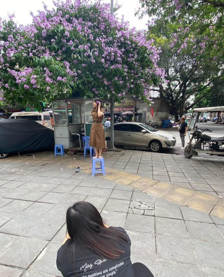 Lên ảnh thì lung linh nhưng nhìn hậu trường thì không nhịn nổi cười.