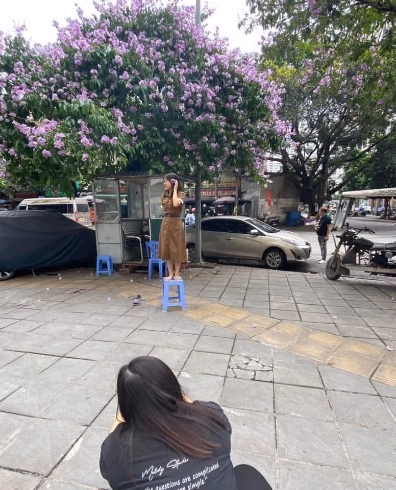 Lên ảnh thì lung linh nhưng nhìn hậu trường thì không nhịn nổi cười.