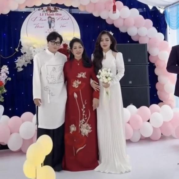 Rất nhiều người đã tỏ ra phẫn nộ, dù thật hay giả thì việc cưới xin vẫn là việc hệ trọng cả đời, không thể đùa cợt như thế: "Cợt nhả và xem thường cộng đồng quá, cưới xin là chuyện cả đời mà cũng đem ra trôn VN cho được",