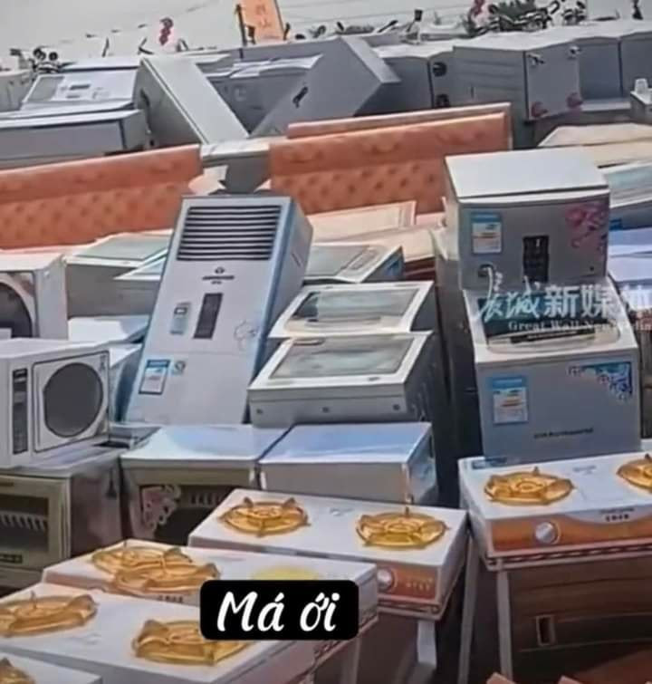 Bếp ga, TV, tủ lạnh, máy giặt, máy rửa bát...đều có đủ.