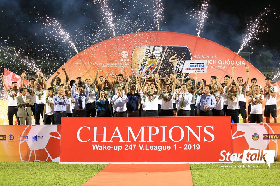 Như vậy sau 26 vòng đấu, giải VĐQG Wake-up 247 2019 chính thức khép lại với ngôi vô địch thuộc về Hà Nội FC.