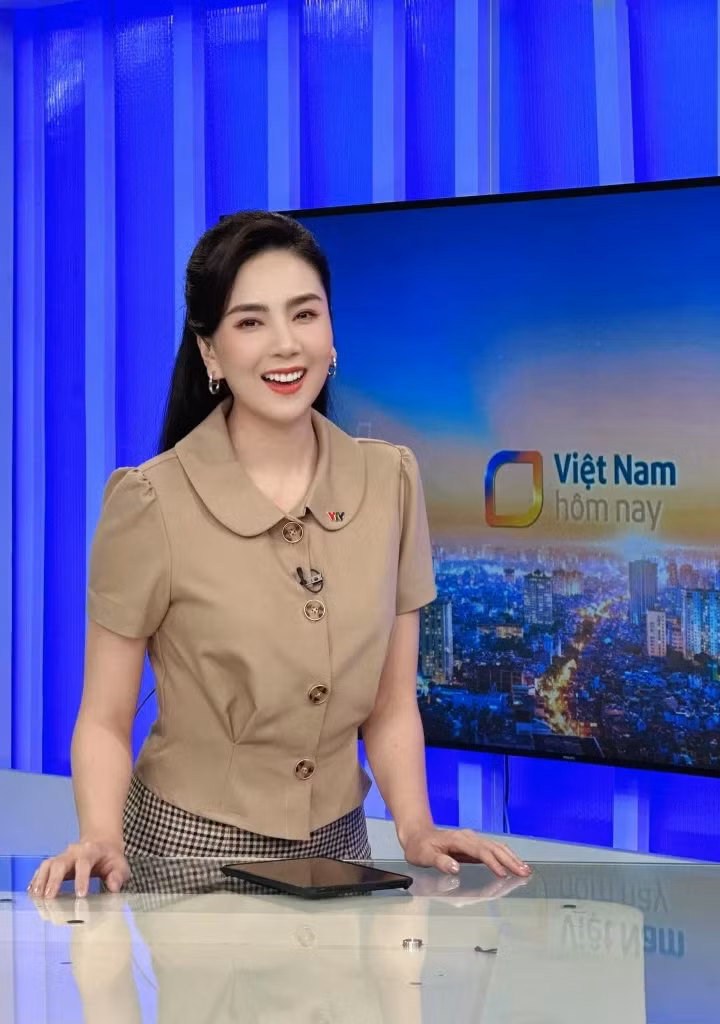 Thông báo bất ngờ khiến nhiều người ngỡ ngàng, nhiều người cũng tỏ vẻ không tin vì tin tức này được hé lộ vào đúng ngày cá tháng 4: "không tin, làm gì có chuyện đó", "ôi không, cặp đôi của lòng em, hi vọng đây chỉ là trò đùa ngày cá tháng 4 mà thôi".
