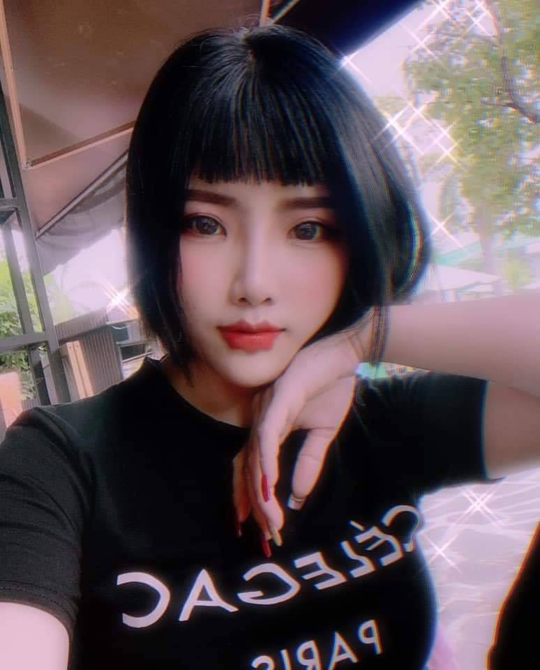 Loại môi với tạo hình răng cưa này phù hợp với tất cả các màu son, từ cam, hồng, đỏ đến nude.