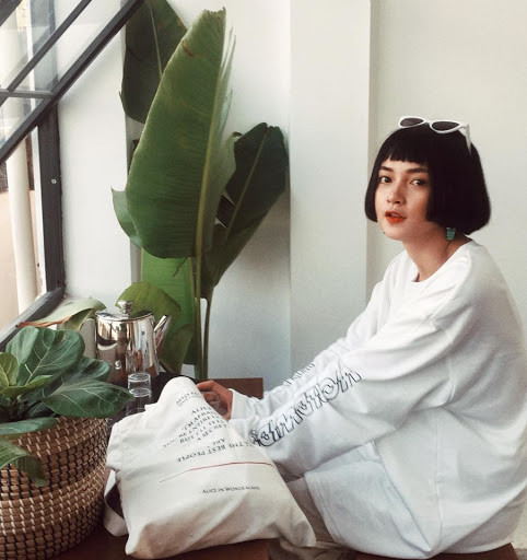  Hot girl tóc ngắn này không chỉ thu hút ánh nhìn bởi gương mặt xinh đẹp, mà Kỳ Hân còn xây dựng thương hiệu riêng nhờ kiểu tóc này.