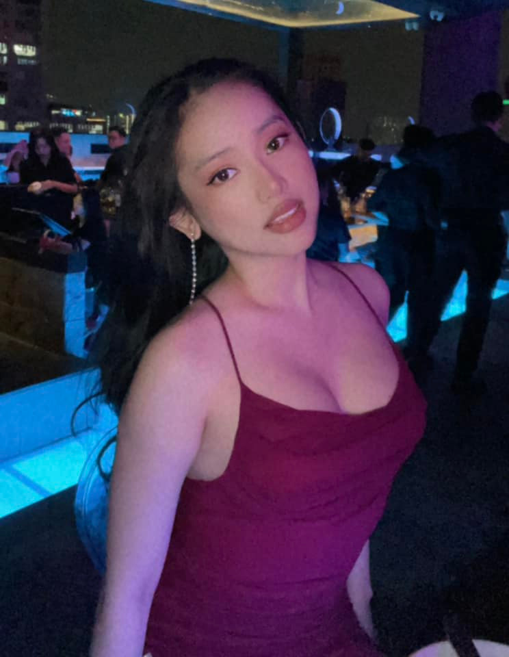 Phong cách ăn mặc của Thúy Vi gợi cảm, quyến rũ hơn trước rất nhiều.