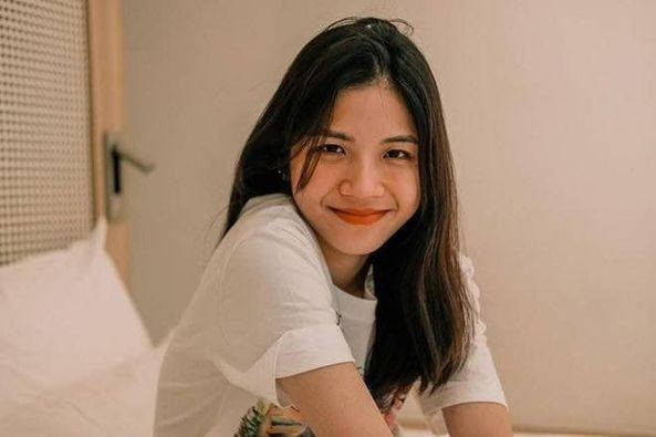 Thời điểm đó, Lan Thy còn nổi tiếng bởi thành tích học tập khá ấn tượng khi từng giành huy chương vàng môn Lịch sử cấp thành phố, giải Ba cuộc thi Khoa học kỹ thuật cấp quốc gia dành cho học sinh trung học năm 2015...