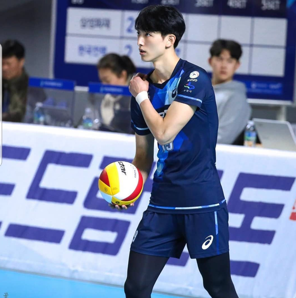 Si me nhan sac nam than ngon tinh cua VDV bong chuyen Han Quoc