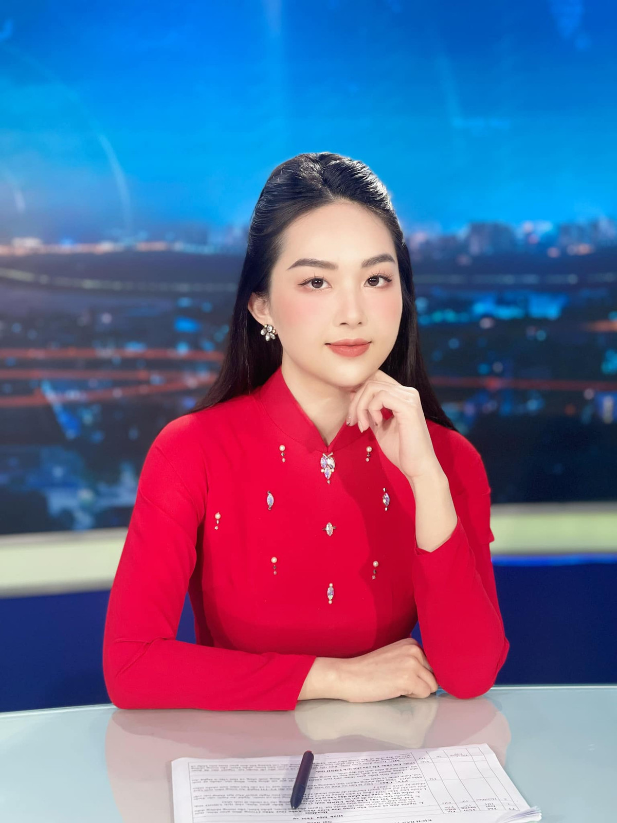 Dù đã là mẹ 2 con, song cô nàng vẫn giữ được nhan sắc tươi trẻ cùng vóc dáng nuột nà nhờ chăm chỉ tập gym, ăn uống khoa học lành mạnh.