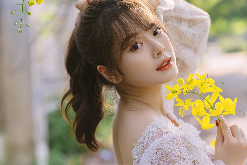 Ngay từ khi mới là sinh viên năm nhất, Ngân Hà tự tin tham gia Sinh viên thanh lịch Học viện Tài chính, cô nàng lọt top 5 chung cuộc và để lại nhiều ấn tượng tốt đẹp với mọi người. Ngoài ra nữ sinh này cũng lọt vào top 30 cuộc thi The Next MC 2017.