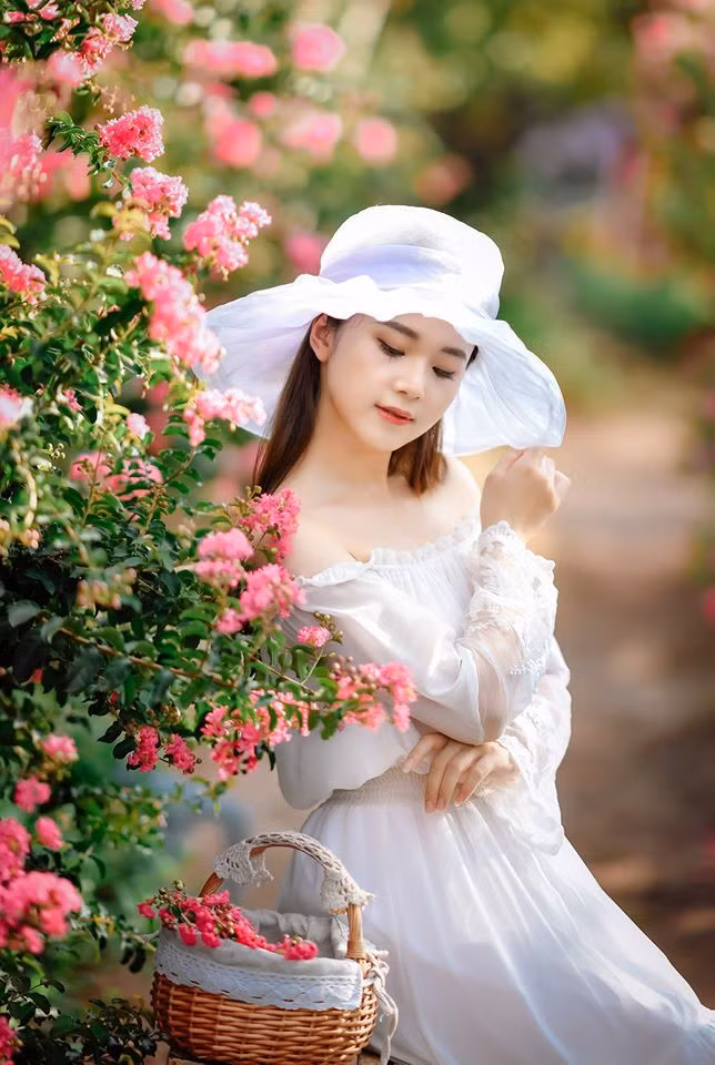 Vừa xinh đẹp lại tài năng nên Phương Linh được nhiều người ưu ái gọi là "con nhà người ta".