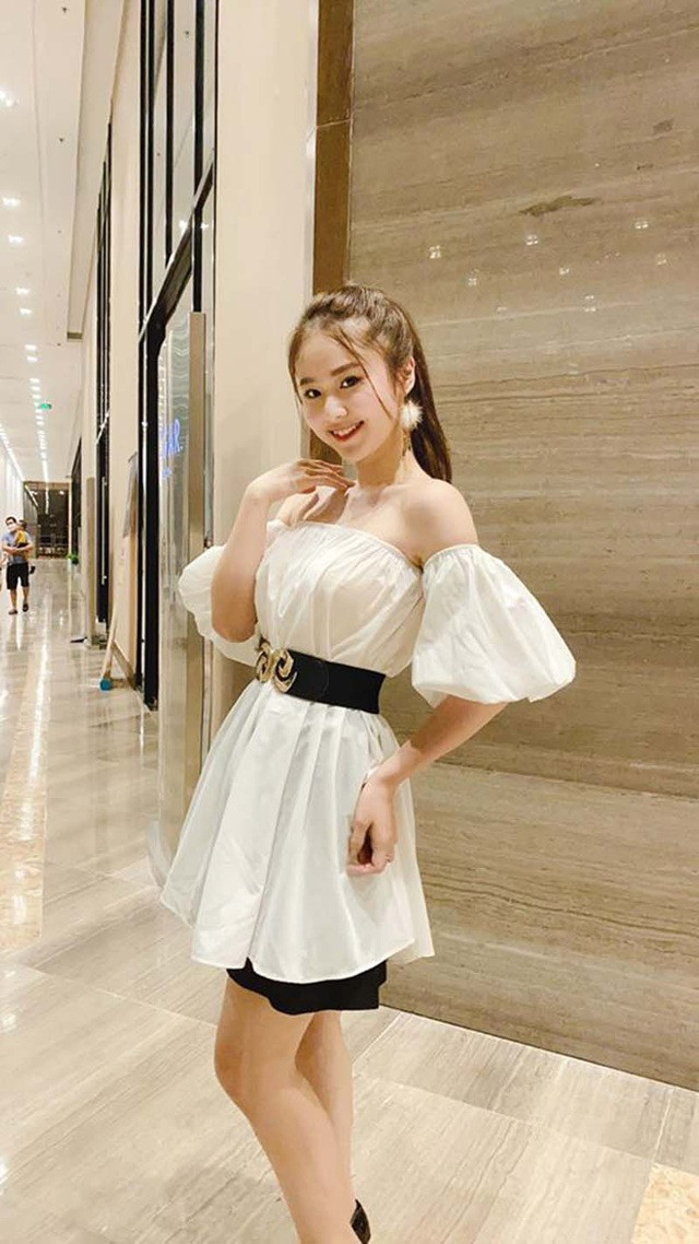 Không chỉ có lợi thế về ngoại hình, Phương Linh còn có loạt thành tích ấn tượng như Quán Quân Miss Lady’ Night HVTC, Hoa Khôi Tài Sắc Việt Nam 2017, Top 30 The Face Việt Nam 2018 (miền Bắc),...