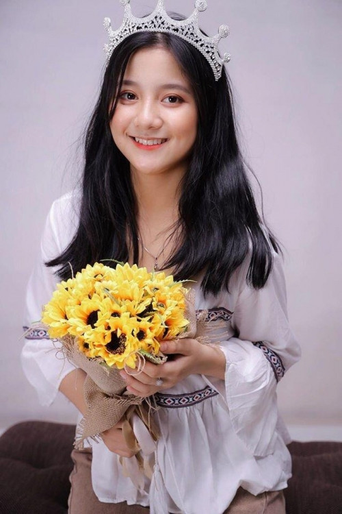 Nụ cười tươi tắn “đốn tim” bao người.