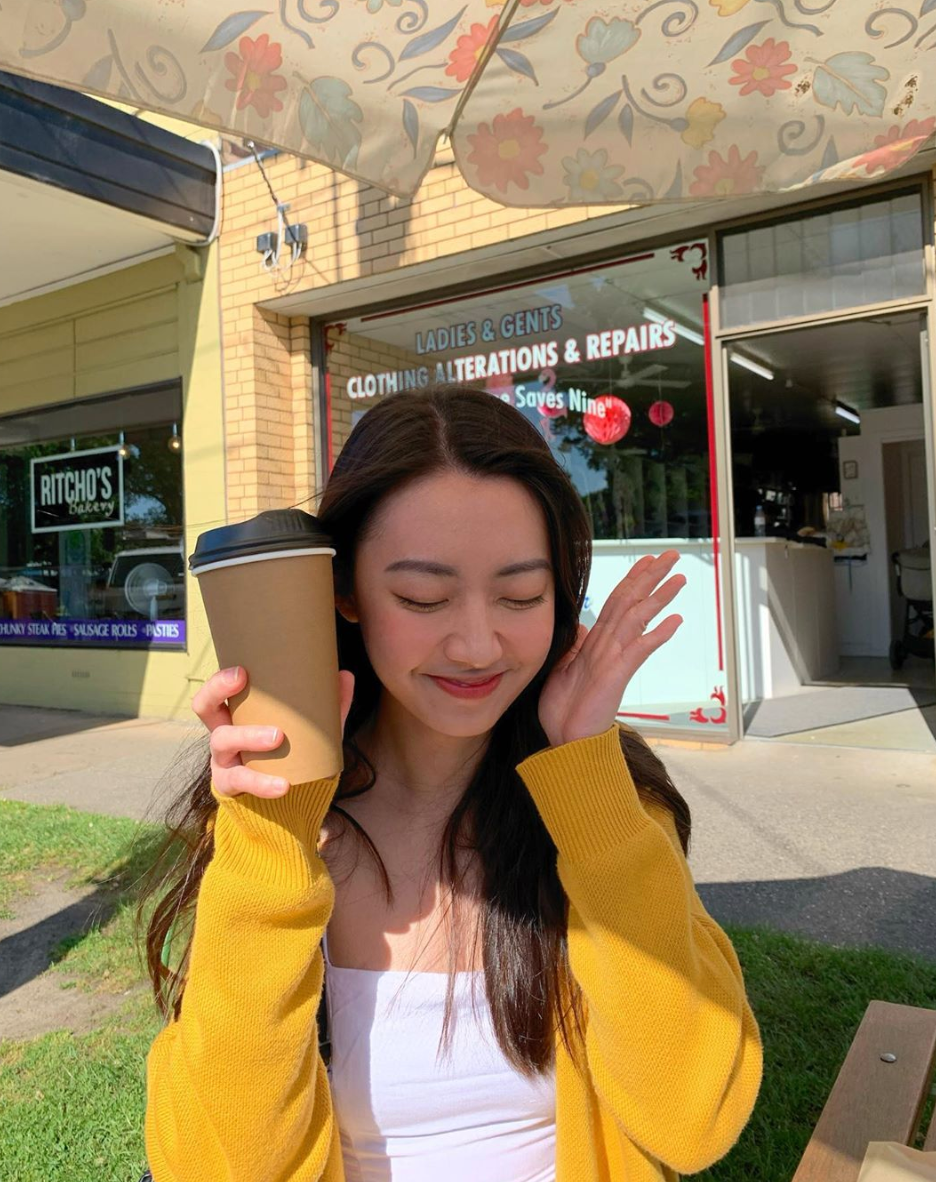 Trước khi theo học tại trường Rmit ở Úc, Hải Hà là học sinh của trường Trung học phổ thông chuyên Hà Nội - Amsterdam.