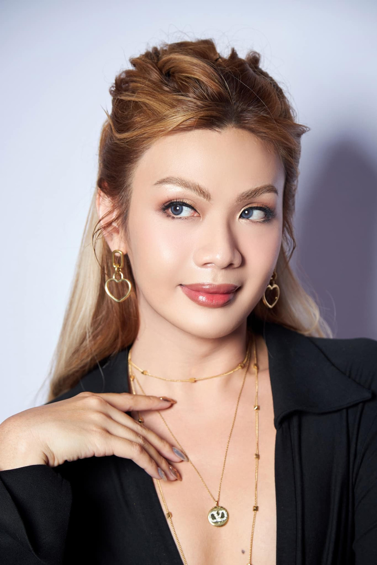 Dù nổi lên từ Giọng hát Việt và cũng sở hữu giọng ca mê đắm lòng người, khá lâu rồi Luna Đào không ra sản phẩm âm nhạc nào. Tuy nhiên cô vẫn thu hút rất nhiều sự chú ý của netizen.