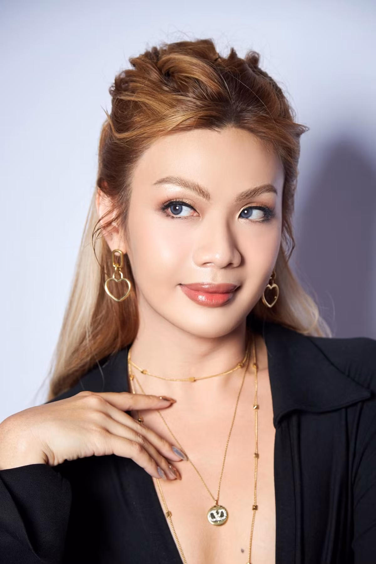 Dù nổi lên từ Giọng hát Việt và cũng sở hữu giọng ca mê đắm lòng người, khá lâu rồi Luna Đào không ra sản phẩm âm nhạc nào. Tuy nhiên cô vẫn thu hút rất nhiều sự chú ý của netizen.