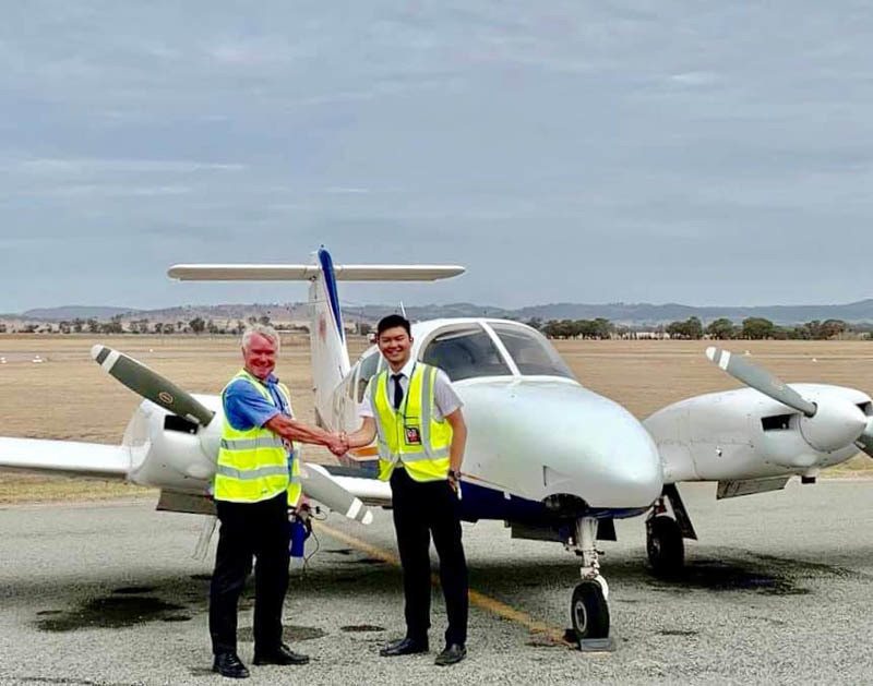 HLV Lê Huỳnh Đức (hiện đang dẫn dắt CLB SHB Đà Nẵng) và vợ là Hồng Vân kết hôn hơn 20 năm trước và có với nhau 3 mặt con, Hồng Phúc là con trai lớn, cùng là niềm tự hào của cả gia đình.