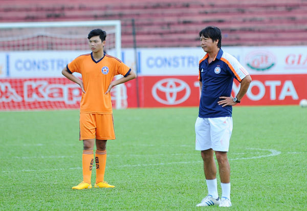 Có một thời gian, Lê Hồng Phúc được bố cho ra sân luyện tập đá bóng. Dù không theo bóng đá chuyên nghiệp nhưng anh vẫn tỏ ra là "con nhà nòi" khi có lối chơi khá thông minh và nhanh nhạy.