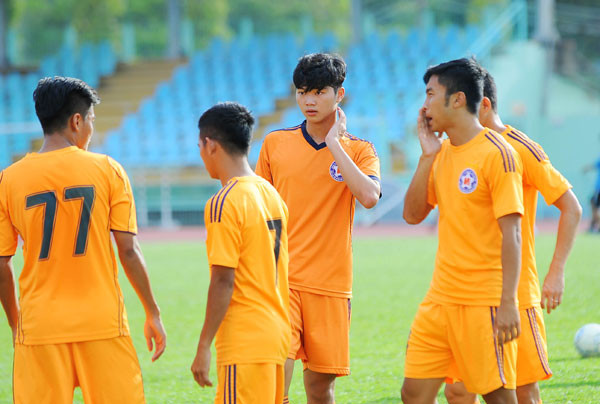 "Tôi muốn con mình học văn hóa cho đến nơi đến chốn rồi sau đó muốn chọn hướng đi nào thì tùy khả năng và sở thích" - HLV Lê Huỳnh Đức từng cho biết.