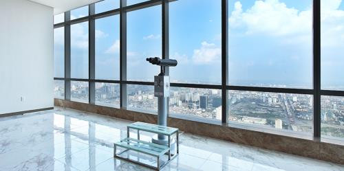 Đài quan sát Landmark 72 dịp nghỉ lễ 2/9 có thể vắng khách hơn ngày thường. Khách tham quan có thể ngắm nhìn Hà Nội từ độ cao 372m mà không lo chen lấn, giành giật. Ảnh: dulichtoday.vn