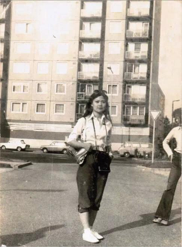 Nhiều người còn đùa rằng, có bố mẹ quá đẹp thật sự là một áp lực bởi khi nhìn vào nhan sắc của bố mẹ mà con hơi kém phần một chút sẽ bị nhân xét ngay là thua kém, chọn toàn nét xấu ngay.