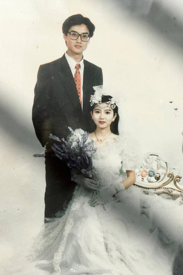 Cả bố và mẹ đều đẹp như minh tinh thế này thì con chẳng lấy đâu ra nét xấu được. Nhan sắc thế này giờ nhìn còn chết mê huống chi ngày xưa. Chỉ trách bố mẹ sinh nhầm thời không thì giờ đã là diễn viên, người mẫu rồi.