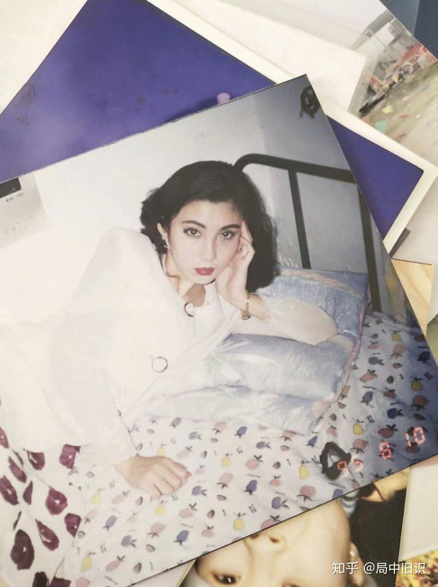 Những ngày đầu năm mới 2020, sau trào lưu "Ôi hoàng tử" thì trend "Khi có bố mẹ cực phẩm" lại khiến cộng đồng mạng thích thú, đứng ngồi không yên, thi nhau khoe ảnh từ thời xửa thời xưa của "ông bà bô".