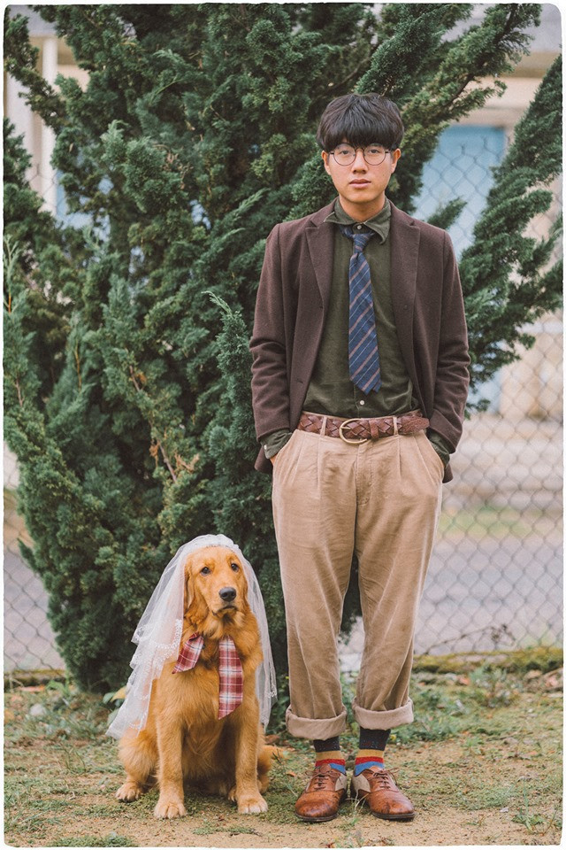 9X Đà Lạt điển trai Thanh Bình chụp ảnh cưới với cún cưng theo phong cách vintage tối giản.