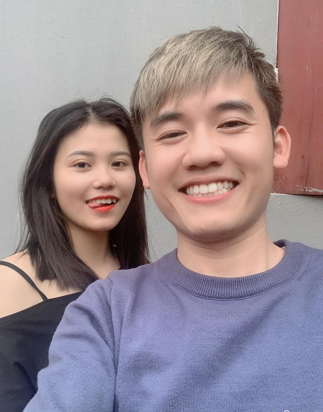 Thời gian gần đây, Thanh Lương, con gái bà Tân cũng tập tành làm vlog. Cô nàng được nhận xét là xinh đẹp nhưng cũng không tránh khỏi việc bị "ném đá" vì nội dung kênh nhạt nhẽo.