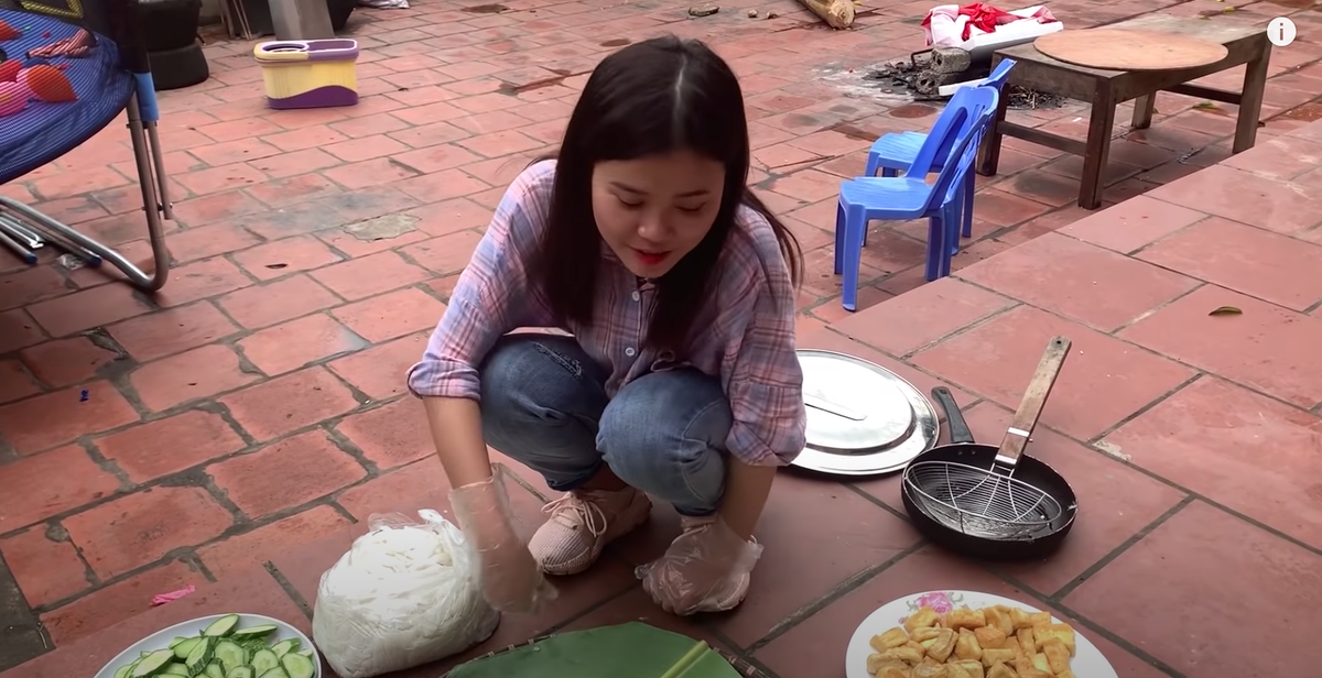 Có anh và mẹ nổi tiếng, kênh Youtube của Thanh Lương nhanh chóng nhận được hơn 130 nghìn lượt theo dõi.