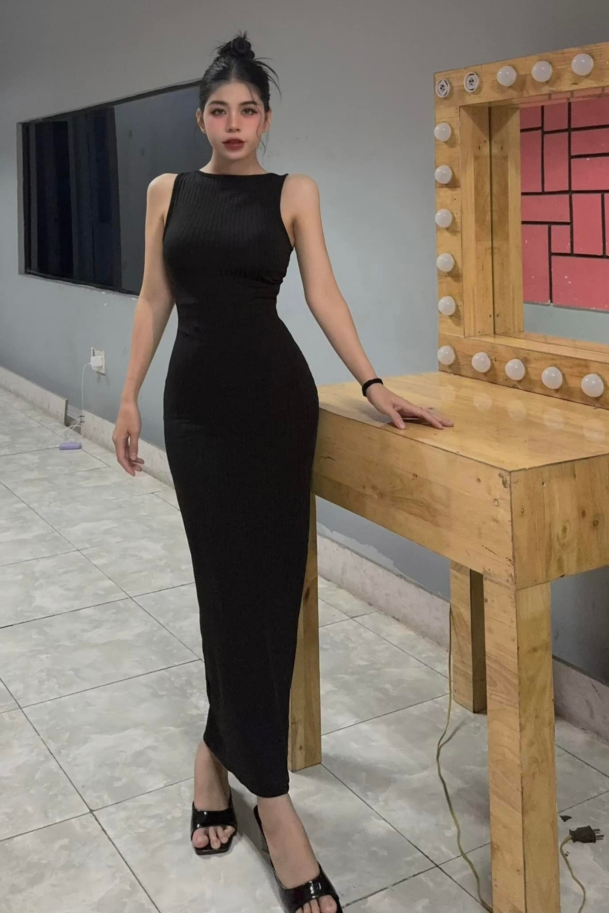 Sản phẩm nổi bật nhất ban đầu của Hằng là táo đỏ, nhận được phản hồi cực tốt từ người mua. Đã có lúc, cô nàng đã bán được 2 tấn táo đỏ trong 1 phút.