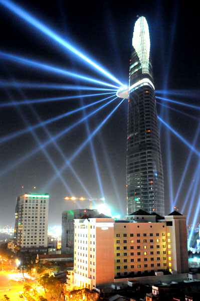 Bitexco được coi là công trình thể hiện sự phát triển của Sài Gòn. Một buổi hẹn trên cao sẽ lãng mạn chẳng kém gì phim Hàn Quốc.