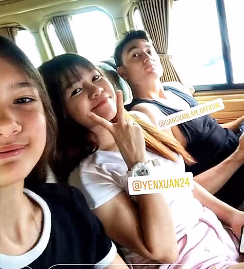 Mặc dù không công khai như hồi còn yêu Ngọc Tuyền hay Thương Võ nhưng mối quan hệ của Đặng Văn Lâm và Yến Xuân lại cực kỳ vững chắc. Người hâm mộ kỳ vọng cả hai sẽ có một cái kết đẹp trong tương lai.