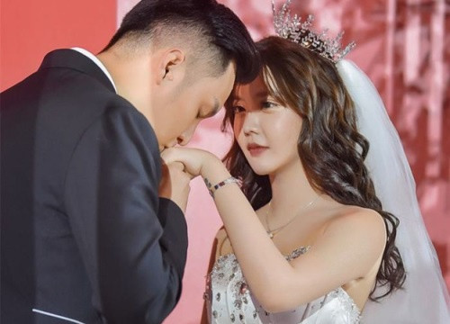 Giữa năm 2019, Hàn An Nhiễm tổ chức hôn lễ với bạn trai Lý Minh Lâm. Đám cưới của đôi trẻ được diễn ra hoành tráng, sang trọng và quy tụ dàn phù dâu, khách mời là những hot girl được chú ý trên mạng xã hội.