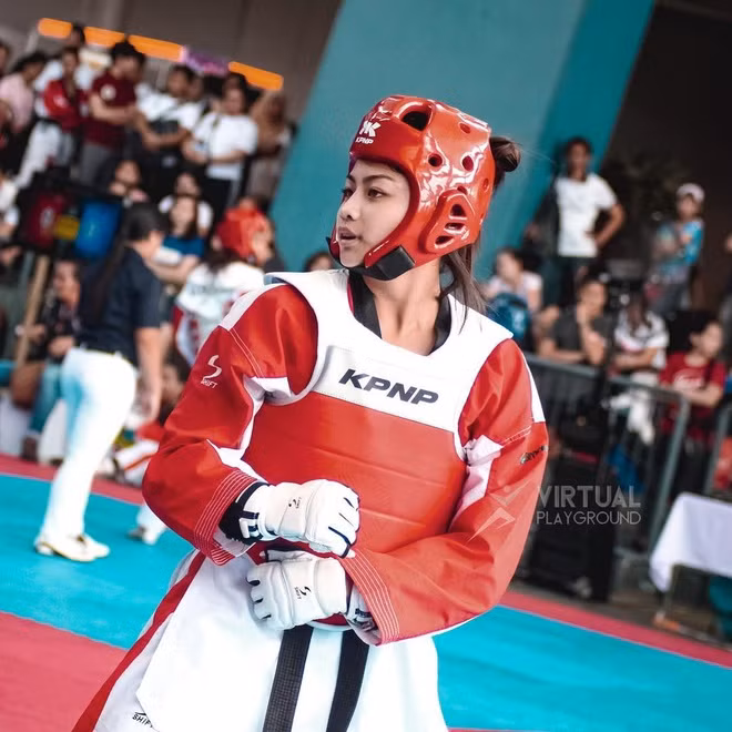 Pauline Louise Lopez (sinh năm 1996) là một trong những gương mặt đại diện của Philippines tham dự SEA Games 30 môn Taekwondo.