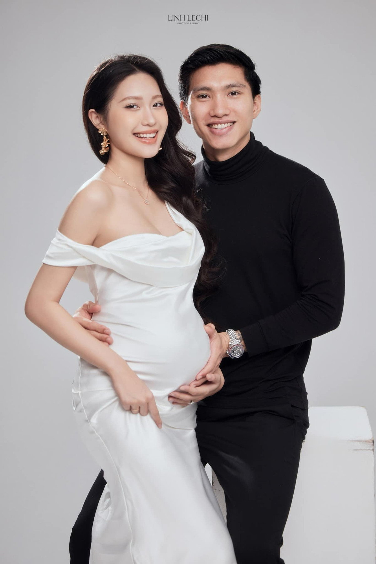 Nhan sắc của cặp vợ chồng được netizen nhận xét là ngày càng có điểm tương đồng.