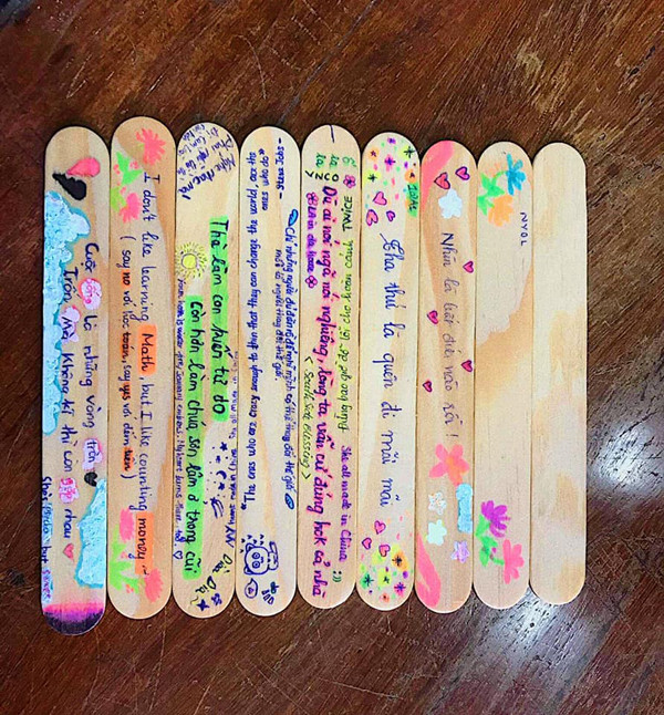 Ngay sau khi bức ảnh được chia sẻ, nhiều người dùng Facebook đã tỏ ra vô cùng thích thú và vào hứng vào khoe thành quả của lớp mình.