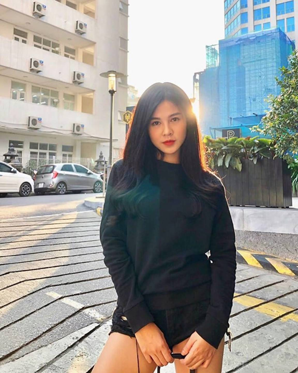 Mới đây, Thu Hoài công khai người yêu thiếu gia. Bạn trai cô là Nguyễn Nghiêm Hoàng Nam, hiện đang giám đốc điều hành một học viện golf lớn tại Hà Nội.